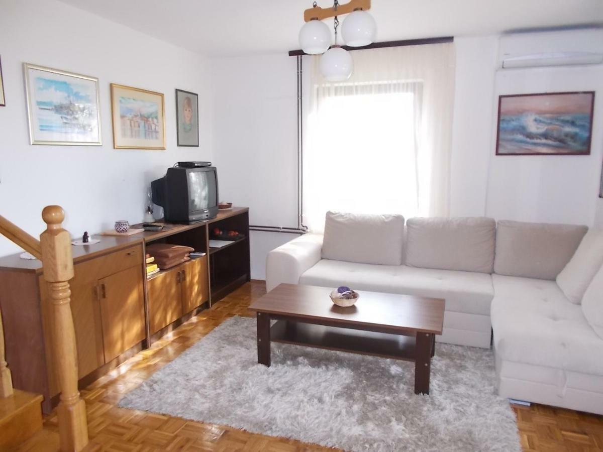Krk Apartmani Pepina Пінезіци Екстер'єр фото